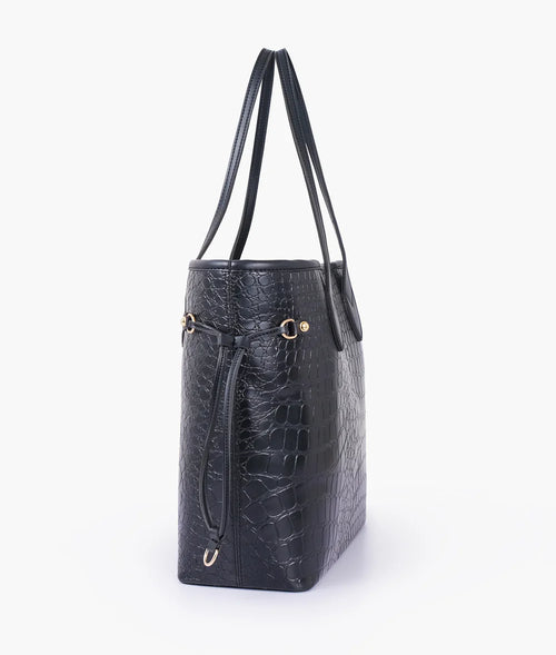 Black Gen Z crockodile bag
